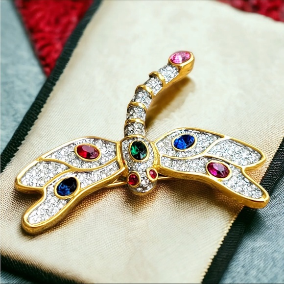 Vintage 80's Dragonfly
Brooch Pin Pave Set Crystal
Rhinestone Gold Tone - Picture 1 of 7